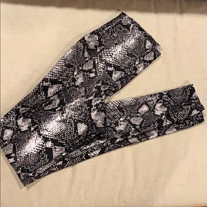 Great condition Emily Hsu Snake Leggings (S) RARE!